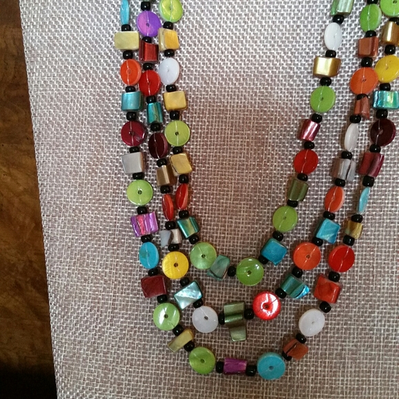 3 Strand Broken Shell Necklace - Picture 2 of 4